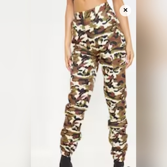 Pretty Little Thing High-rise camo pants, size 6, NWOT - Picture 1 of 10